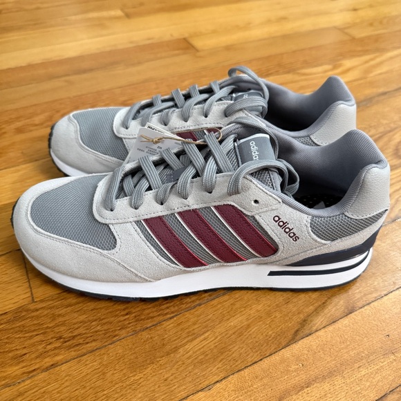 adidas Run 80s Mens size 9.5 Grey Red Blue Running Shoes ID1882 Three Retro - Picture 2 of 5